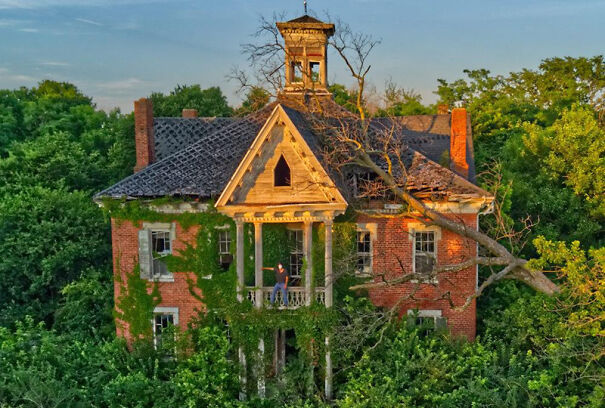 A 156-Year-Old Victorian Mansion Sits Abandoned In Ohio, USA