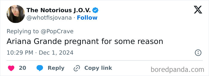 Tweet predicting events in 2025 about a celebrity pregnancy.