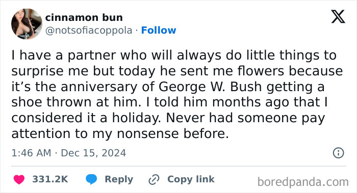 Tweet by a woman humorously discussing her partner sending flowers for the anniversary of a shoe-throwing incident.