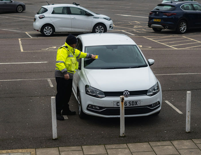 Woman Gets Sweet Revenge On Man Who Keeps Parking Illegally By Smearing Jam On His Van