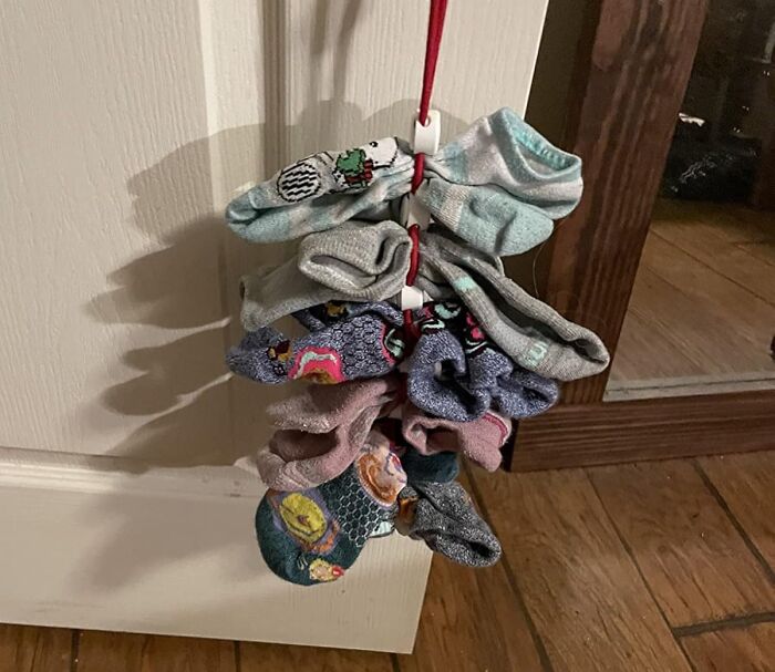 Keep Your Socks Together And Tangle-Free With This Sock Laundry Solution. It Clips And Holds Your Socks In Pairs Through Washing, Drying, And Storing. No More Singleton Socks Or Tangled Messes— Just Perfectly Paired Socks Every Time!