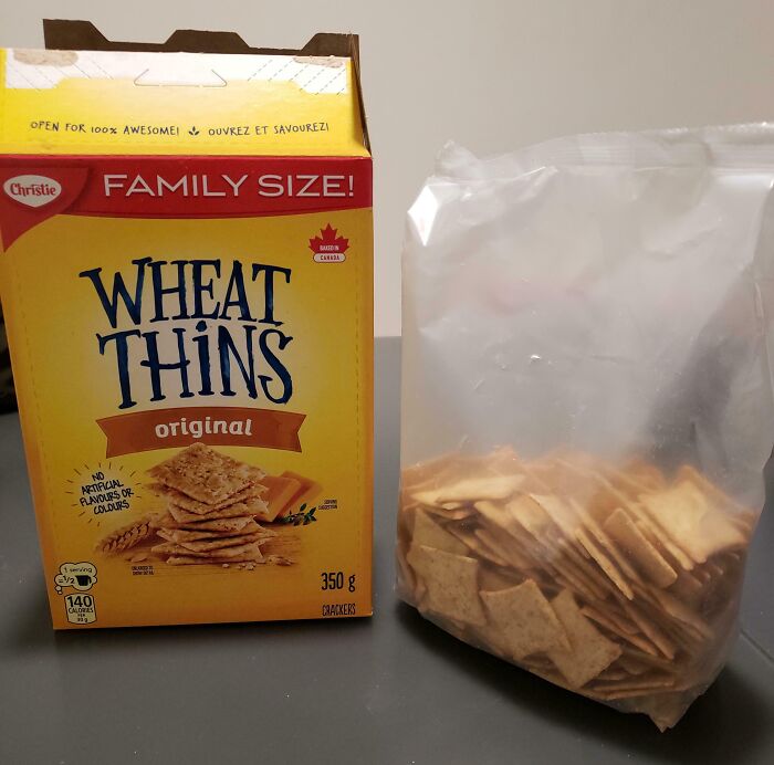 Misleading packaging design showing a half-full Wheat Thins box next to its contents in a bag.