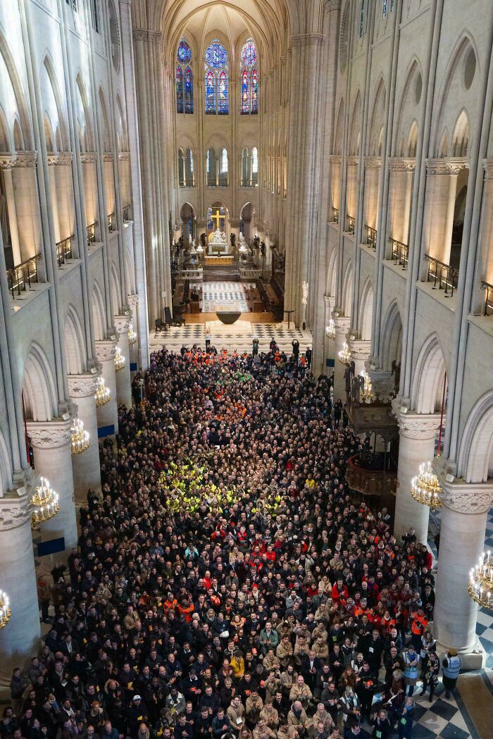 Photo Of Everyone Who Helped Restore The Notre Dame Cathedral Over The Past Five Years