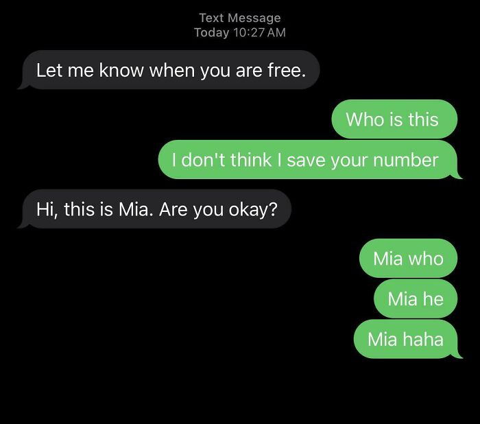 Text conversation depicting a scam-text response with humorous replies about the name Mia.