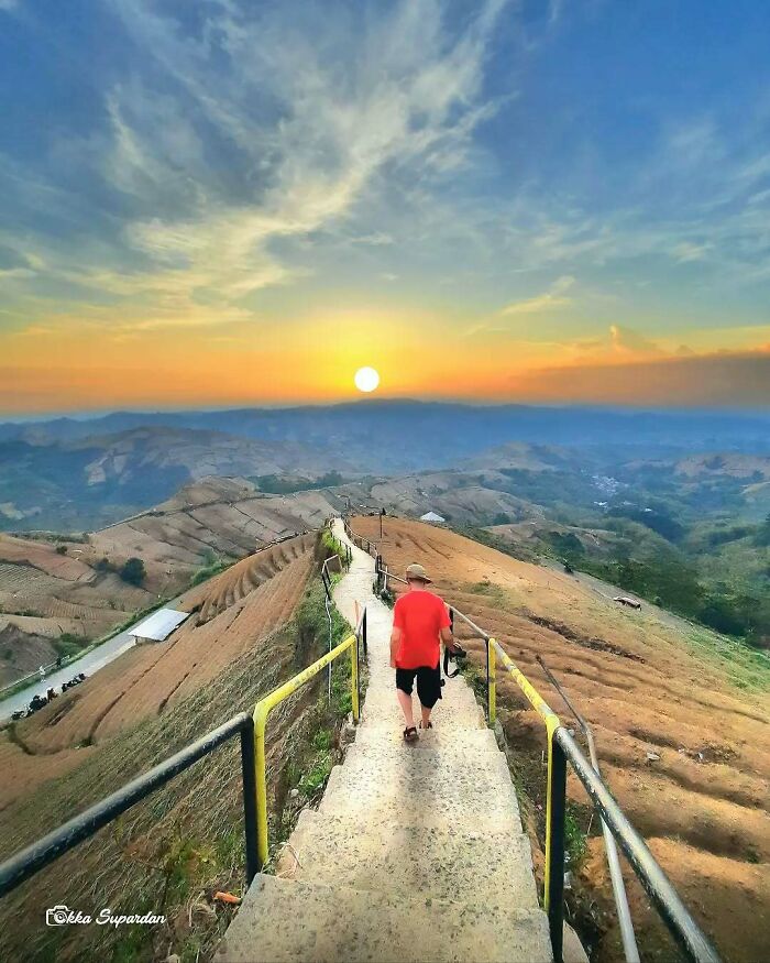 34 Vibrant And Authentic Photos Of Indonesia’s Daily Life Captured By A Local Photographer