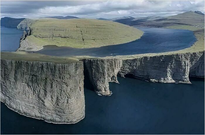 Sorvagsvatn, The Lake That Hangs Over The Ocean. Faroe Islands