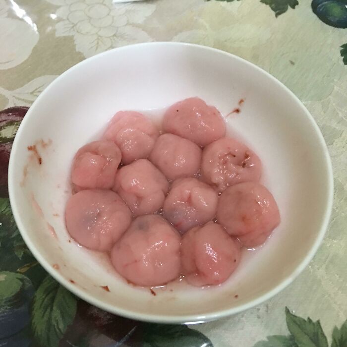 Tried To Make Strawberry Mochi Without A Recipe And Now They Look Like Boiled Kirbys 😭