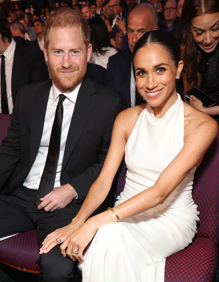 "Pathetic" AI-made Christmas Card Of Meghan Markle & Prince Harry's Children Goes Viral