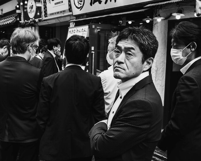 "Tokyo No-No" By Ghawam Kouchaki: A Powerful Lens On Modern Alienation (20 Pics)