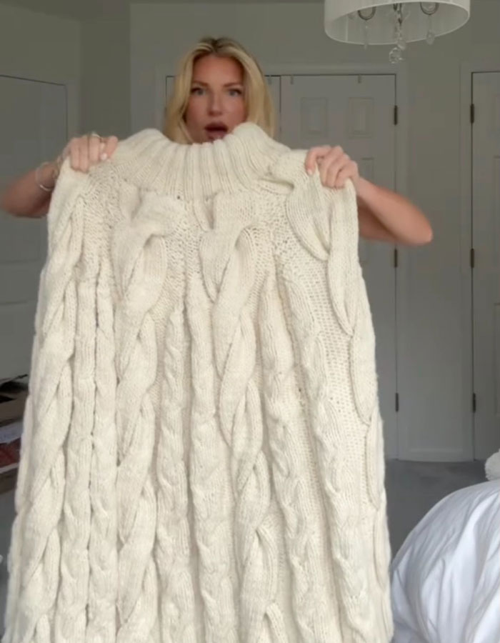 Influencer Slammed For Wearing An Extravagant $9,000 “Blanket” Dress To Thanksgiving Dinner