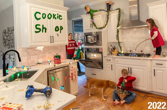 This Family Has Perfectly Captured Holiday Madness In Their Hilarious Christmas Cards Since 2014