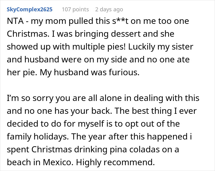 Lady Leaves Family Thanksgiving Dinner As Mom Hides Her Cake And Brings Out Own "Back-Up" Pie