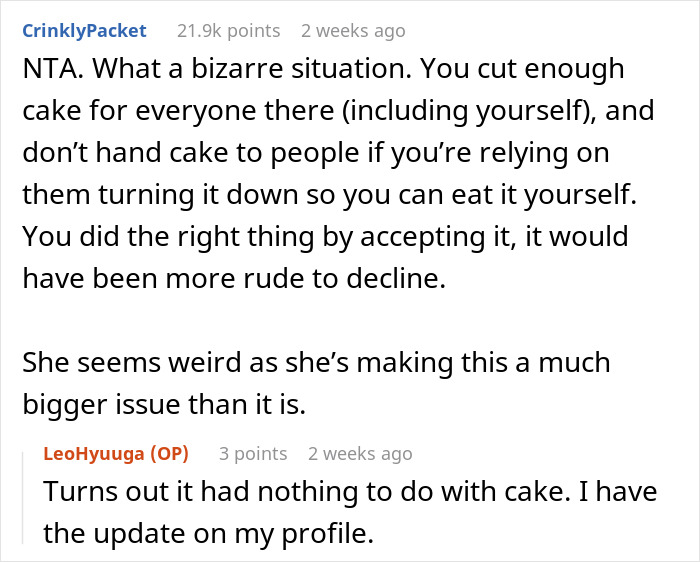 Reddit comment thread discussing a cake-related incident at a friend's birthday party.