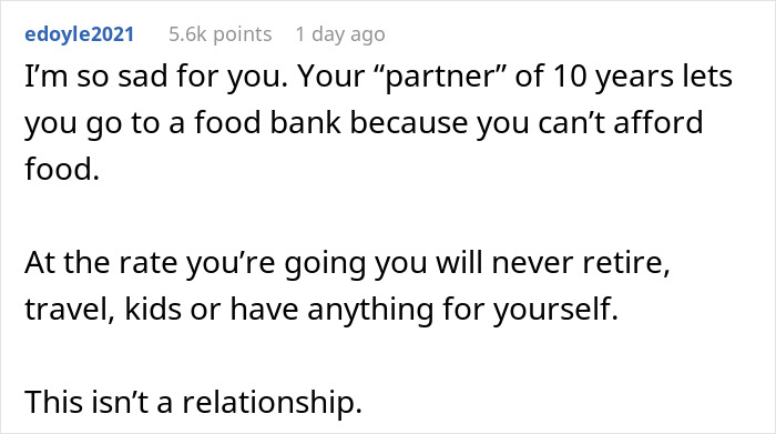 Screenshot of a comment criticizing a partner for insisting on a 50/50 bill split despite higher earnings.