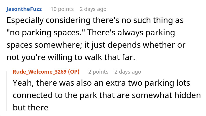 Reddit comments discussing driveway parking and hidden extra parking lots.