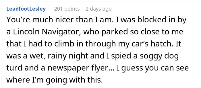 Text screenshot discussing an illegal parking incident involving a Lincoln Navigator.