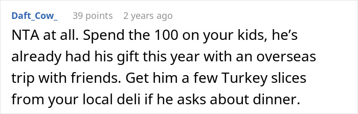 Reddit comment discussing budgeting $100 for Christmas while husband vacations overseas.