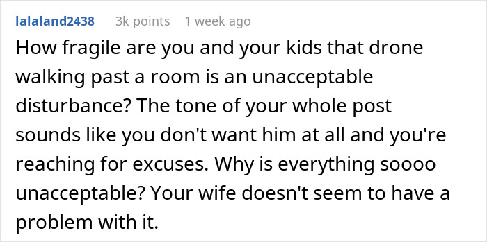 Reddit comment discussing a couple's disagreement about FIL's arrival time during the holiday season.