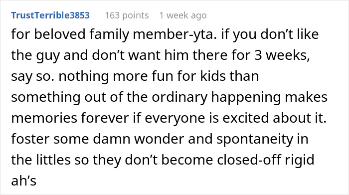 Close-up of a Reddit comment discussing a family disagreement during the holiday season over a FIL’s arrival time.