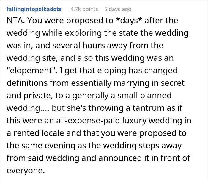 Text from an online forum discussing wedding proposals during brother's wedding engagement.