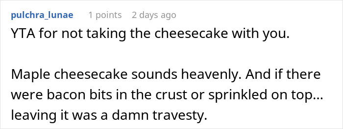 Lady Leaves Family Thanksgiving Dinner As Mom Hides Her Cake And Brings Out Own "Back-Up" Pie