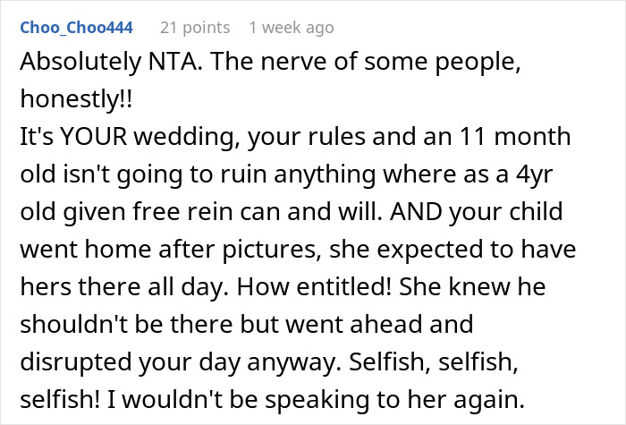 Screenshot of a comment criticizing a bride for bringing her baby to a child-free wedding.