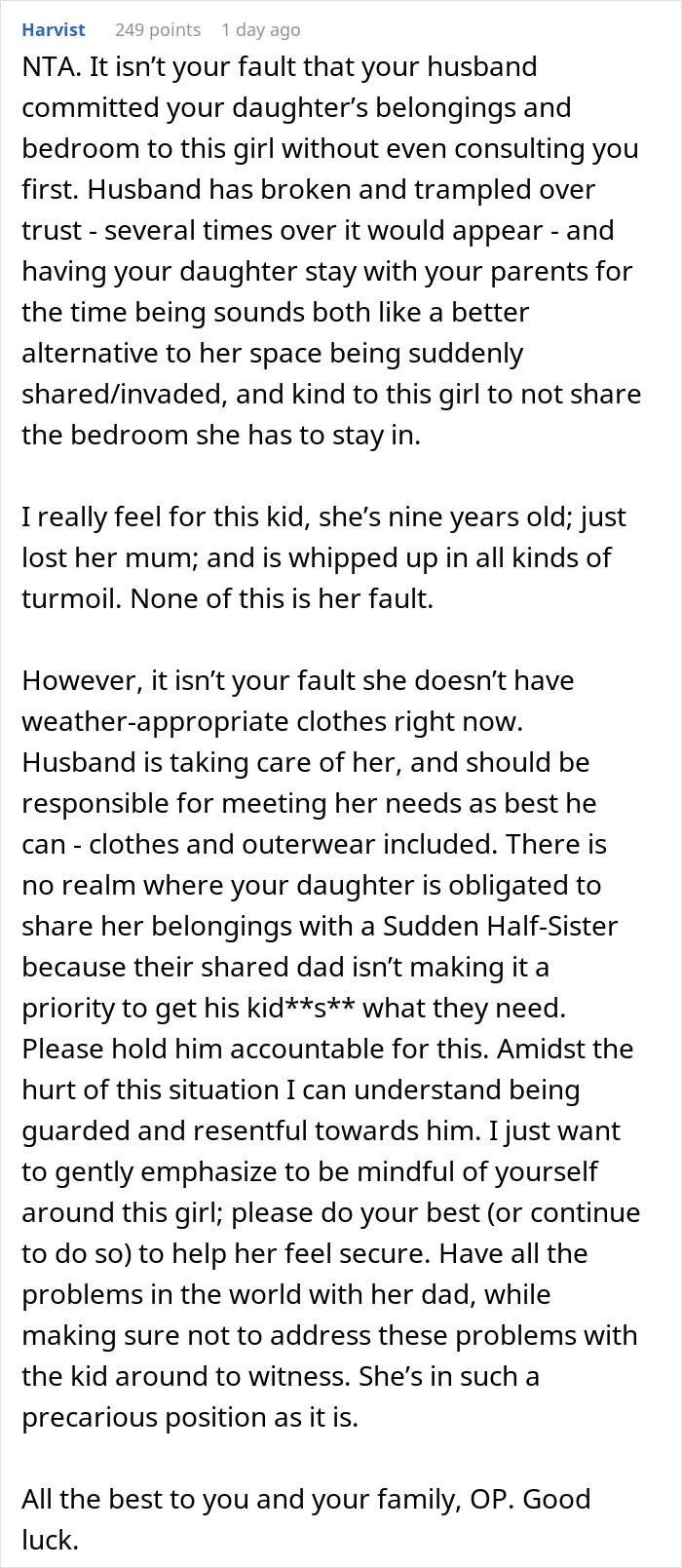 Text post discussing mom's refusal to accommodate husband's affair baby and related family dynamics.