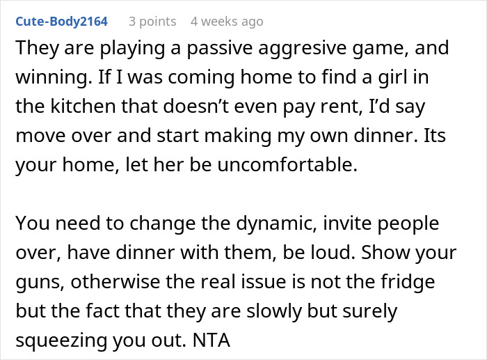 Text of a user commenting on an awkward living situation with unsolicited advice.