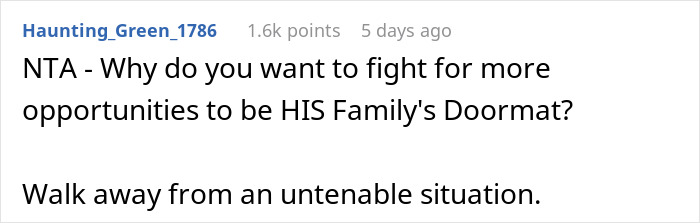 Reddit comment about a man's choice between his toxic sister and girlfriend, advising to leave an untenable situation.