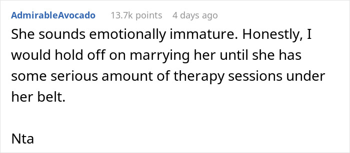 Reddit comment discussing a situation about a fiancé demanding to sell a car.