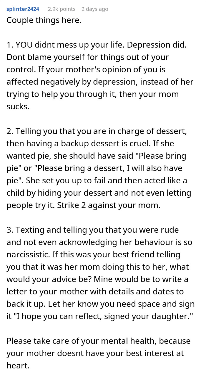 Lady Leaves Family Thanksgiving Dinner As Mom Hides Her Cake And Brings Out Own "Back-Up" Pie