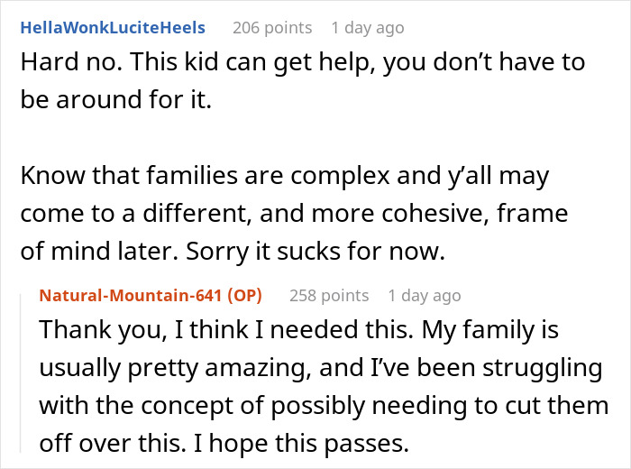 Dad And Daughter Refuse To Attend Family Trip Over One Person: "Really Need A Wake-Up Call"