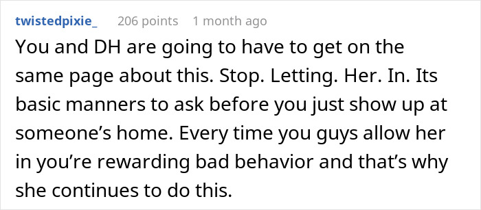 Text from a forum post discussing the etiquette of strangers arriving unannounced.