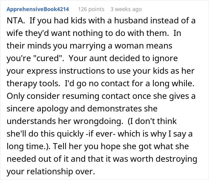 Text exchange discussing aunt-nephews-grandparents drama with advice on going no contact until a sincere apology is given.