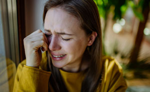 Mom Insists Daughter’s Disease Isn’t Excuse To Ignore Chores, The Internet Is Divided