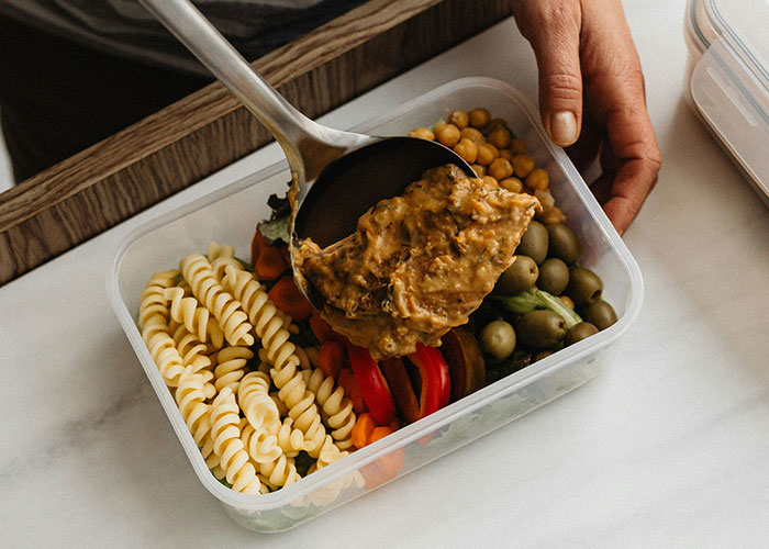 “Coworker Kept Stealing My Lunch, So I Started Leaving Fake Leftovers To Teach Them A Lesson”