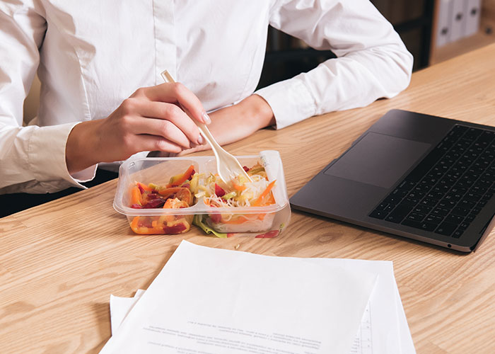 “Coworker Kept Stealing My Lunch, So I Started Leaving Fake Leftovers To Teach Them A Lesson”