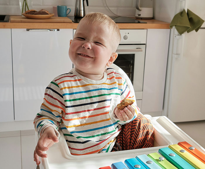 New Mom Bursts Into Tears After Her Sister Gives Her Daughter ‘Dog Food’