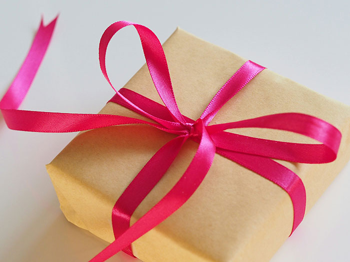 Boss’s Insulting Secret Santa Gift Makes Worker Quit Months Later, HR Gets Involved