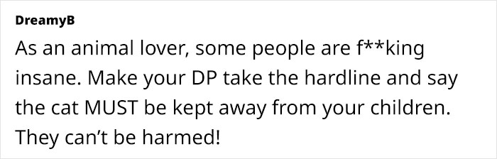 Text from online comment about protecting children from hostile cat at Christmas.