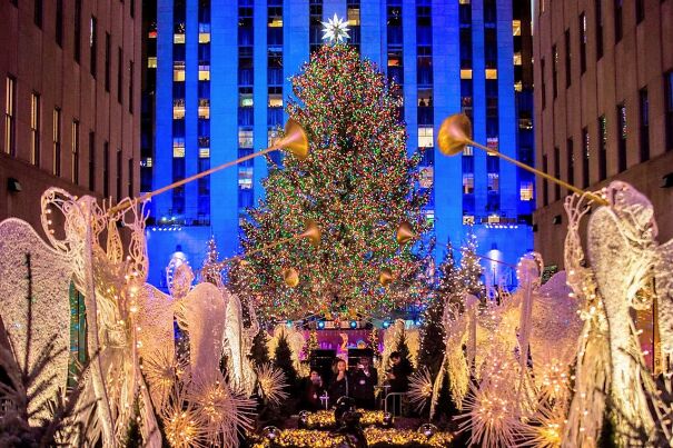 rockefeller-christmas-tree-676ac93ad5c9f.jpg