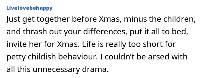 Text of a comment suggesting to resolve differences and invite sister for Christmas, emphasizing life's brevity.