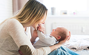 27YO Keeps Using Nonsense “Baby Talk,” Making Everyone Lose Their Minds, Sis Finally Snaps At Her