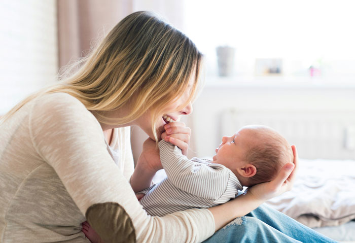 27YO Keeps Using Nonsense “Baby Talk,” Making Everyone Lose Their Minds, Sis Finally Snaps At Her