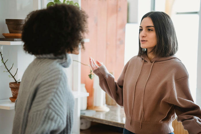 27YO Keeps Using Nonsense “Baby Talk,” Making Everyone Lose Their Minds, Sis Finally Snaps At Her