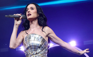 “Ozempic Face” Katy Perry Shows Off Tiny Waistline Amid Weight-Loss Pill Rumors