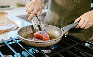 Vegan Fam Insists Their Neighbors Not Cook Meat Anymore Due To Its Smell, Drama Ensues