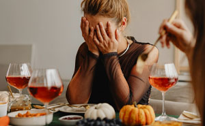 “I Cried Myself To Sleep”: Woman Devastated By MIL’s Actions At Thanksgiving Dinner