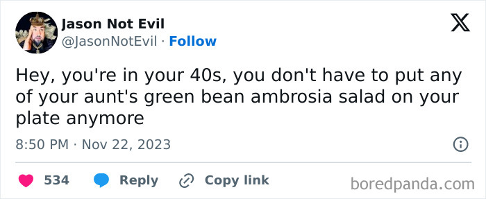 Tweet humorously capturing life in your 40s about avoiding aunt's green bean salad.