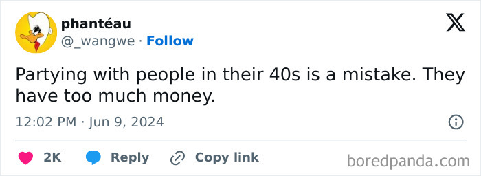 Tweet humorously discussing the financial habits of people in their 40s.